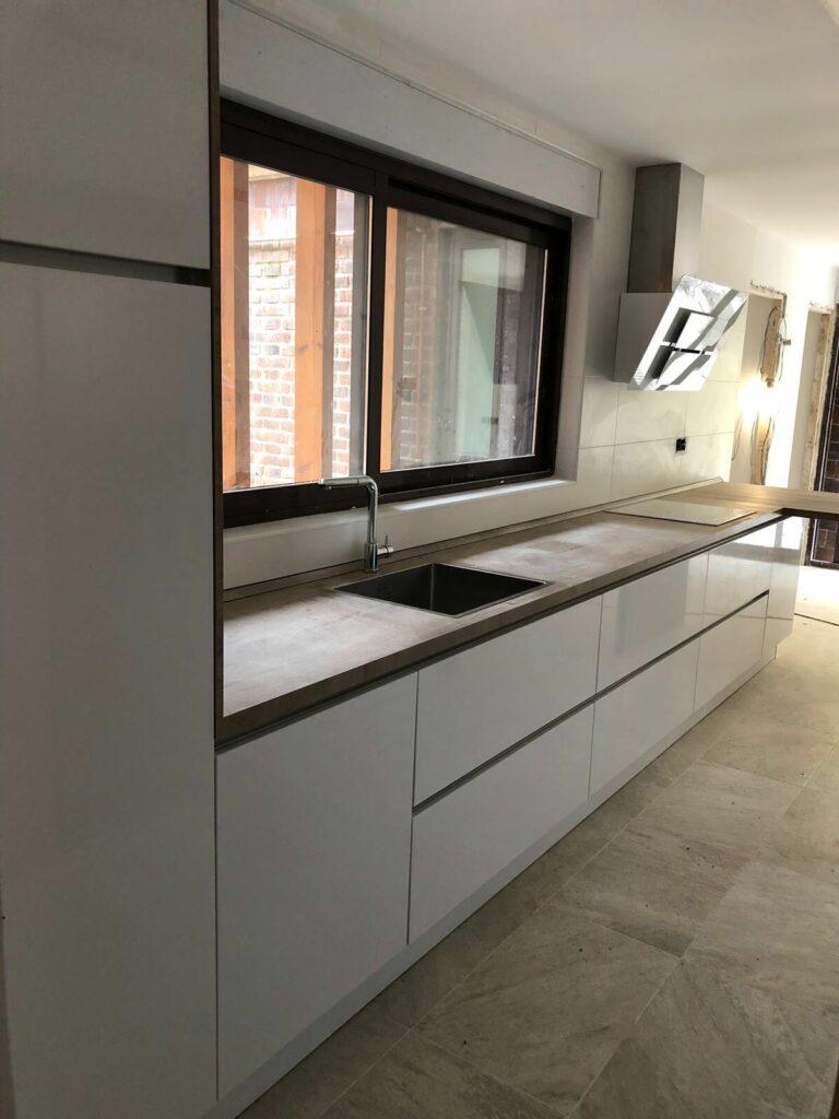 cocina reformada en vivienda en madrid